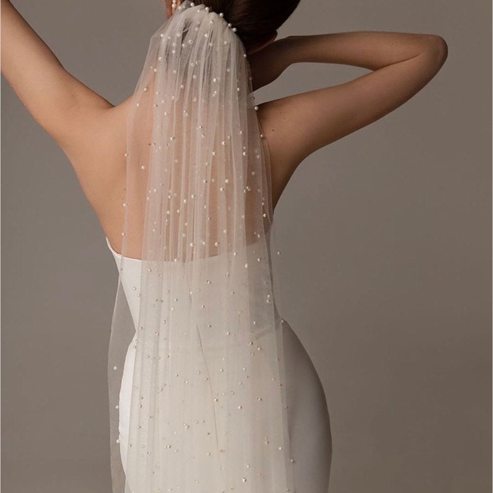 PEARL STRUNG BRIDAL VEIL